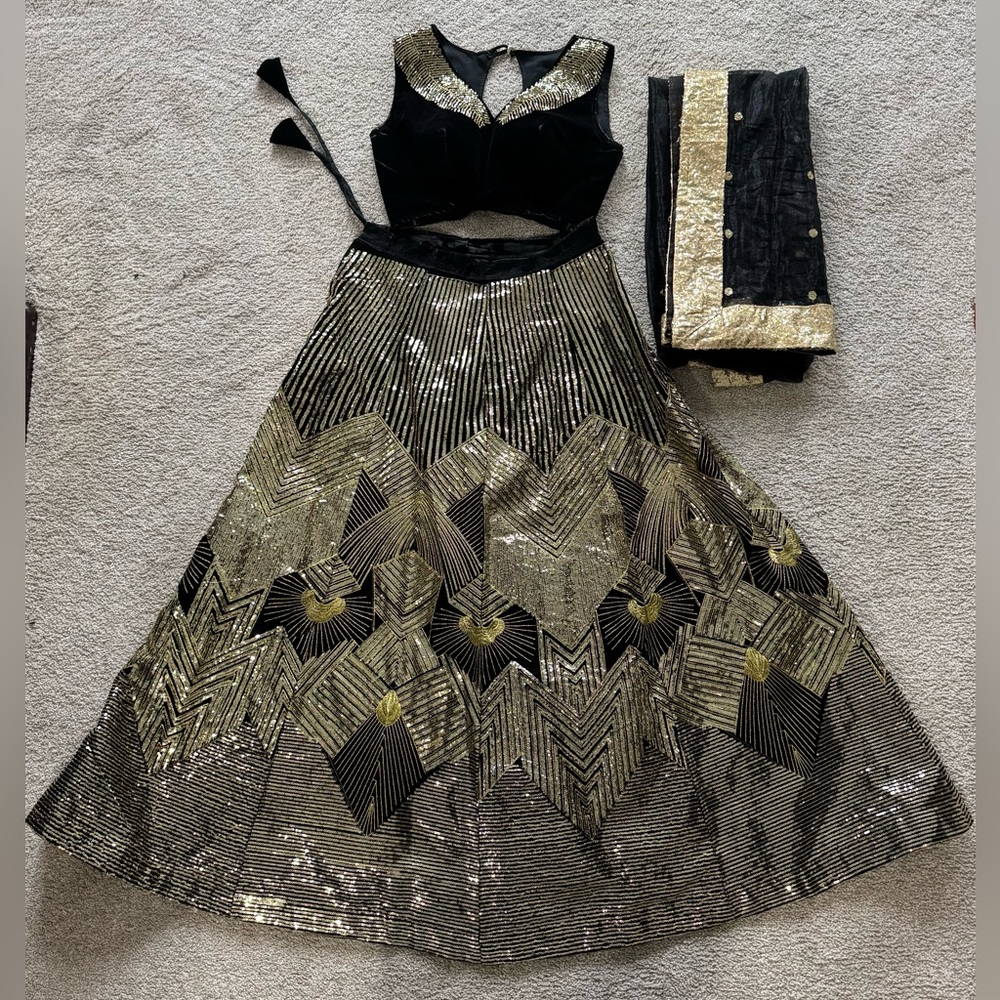 Stunning Black & Gold 3-piece Lehengha Set!